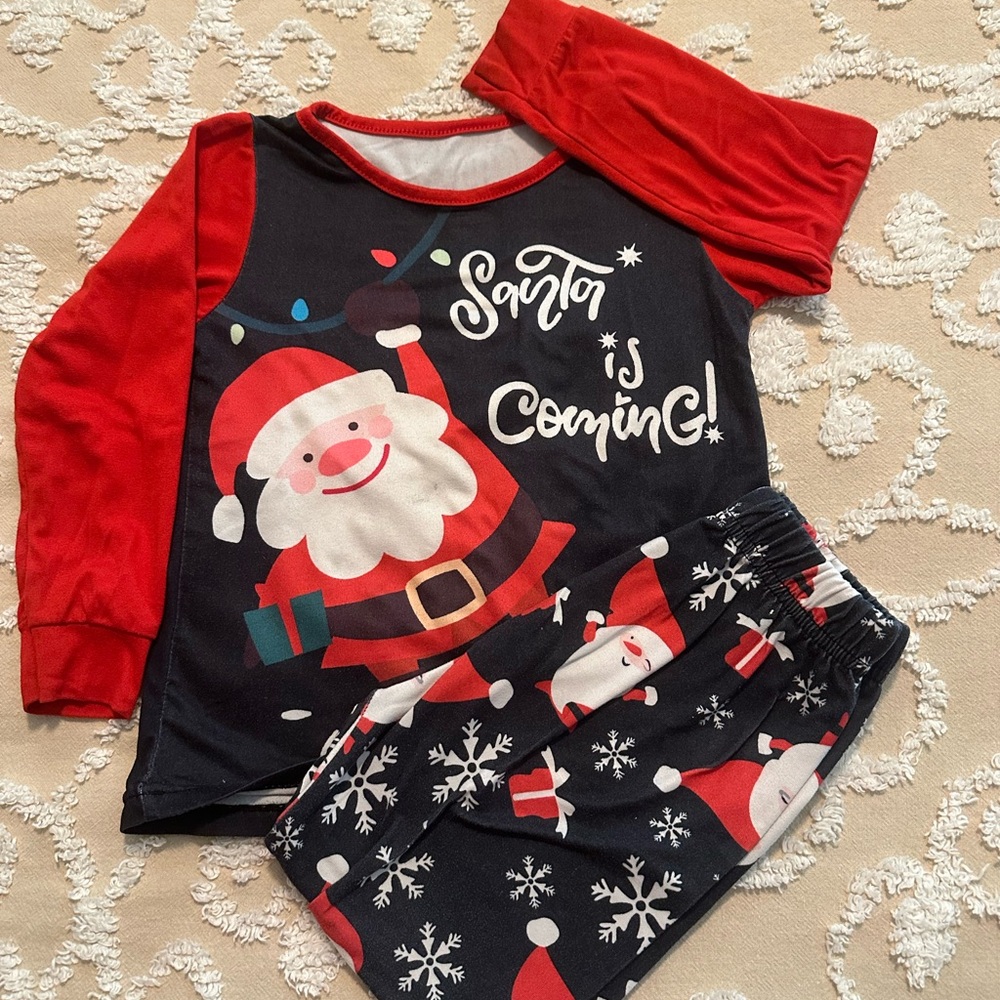 Kids Red and Black 'Santa Is Coming' Holiday Pajama Set